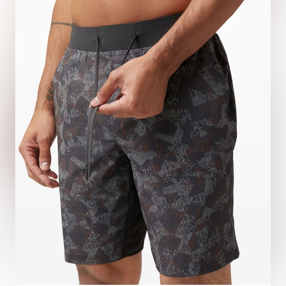 Lululemon T.H.E. Short 9" Linerless Size Large Archetype Graphite Grey Multi